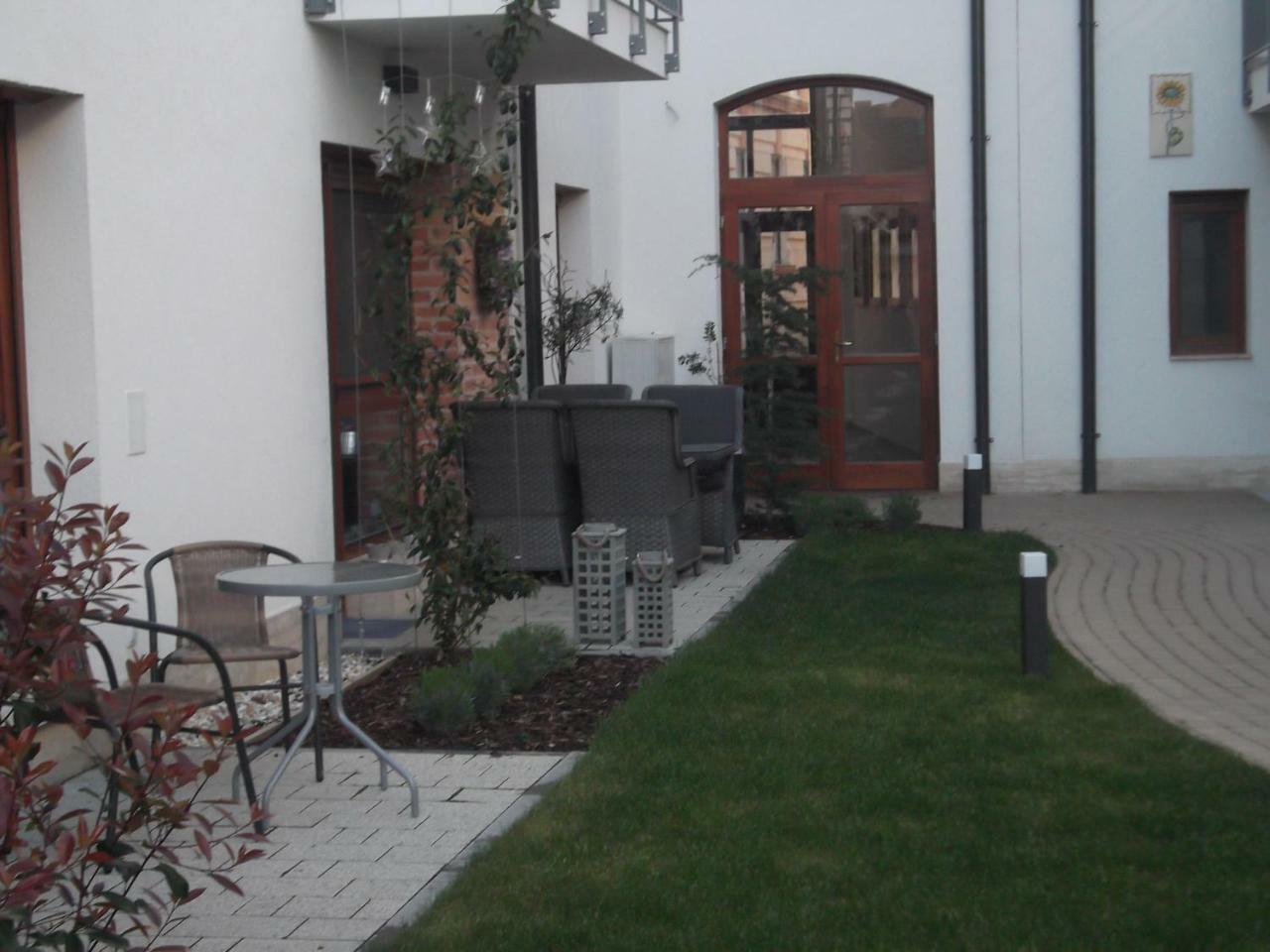 Cozy Flat In Pecs, Absolute Center Lägenhet Exteriör bild